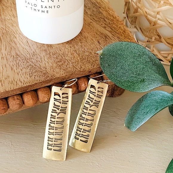 Vintage Jewelry - HP 🎉 Vintage Brass Artisan Dangle Earrings